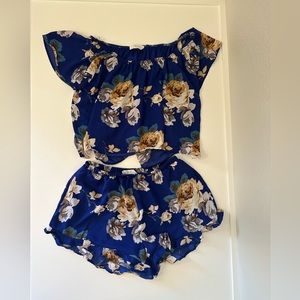 Blue floral two piece short set, size small